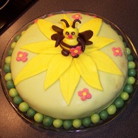 Bee Cake 