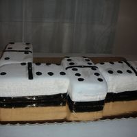 Bizcocho De Domino este bizcocho lo hice para mi esposo en su cumpleanos....
