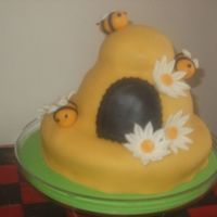 Honey Bee White cake with Honey buttercream - I really love this one-thanks mayen!!