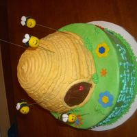 Last Minute Bee Birthday Cake 