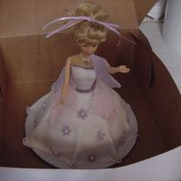 Barbie 2 barbie cake i made last weekend also made cupcakes to match the theme.