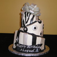 Black & Silver Topsey Turvey 3-tier topsey turvey