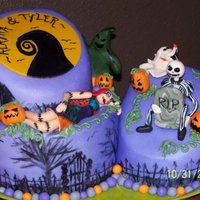 Nightmare Before Christmas I had so much fun with this cake! All accents are fondant - figures were all handmade. TFL!!! :)
