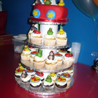 Wonder Pets Fly boat at the top is a cake