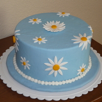 Daisy Cake My display cake for Wilton's Fondant and Gum Paste class. I'm a Wilton Method Instructor now!