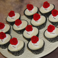 Cupcakes I made these for my sister in law along with the cake. She loved them.