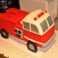 Fire Truck Thanks to CSORRELL71 for the inspiration for this cake.
