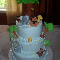 Baby Shower The animals are made of gumpaste ... but the customer wanted merengue frosting ilo fondant