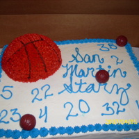 S M basketball team cake