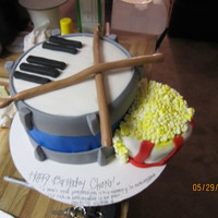 Music & Movies ! The most fun i've had yet! TY to EVERYONE for inspiration.. Fondant covered double fudge with vanilla buttercream on the drum/piano...