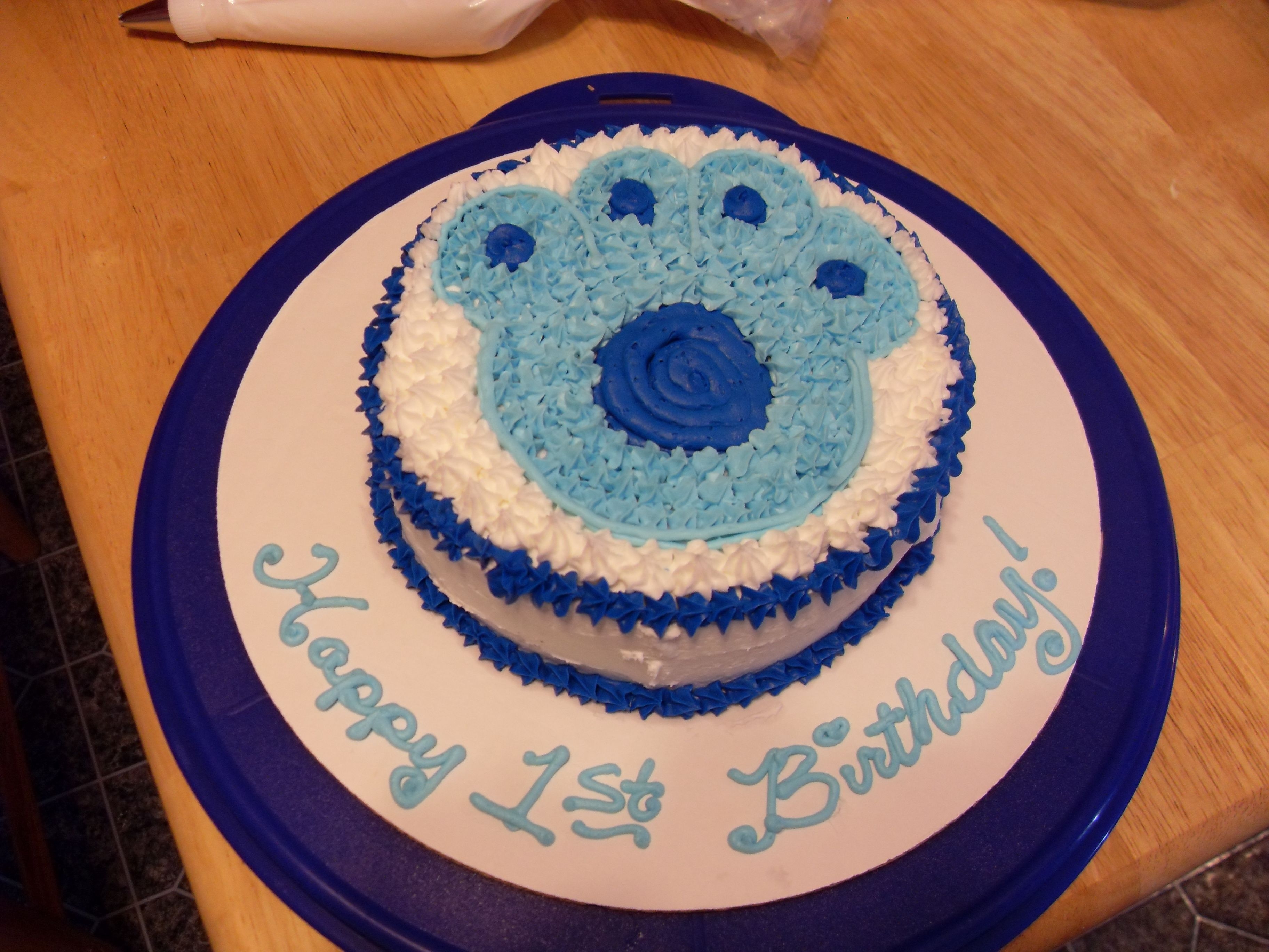Blue's Clues First Birthday Cake This little one to match the big cake. I have to say, I really like this cake.