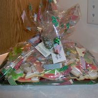 Christmas Cookie Trays These are how I package my cookie trays to go out for Christmas. I go to the after season sales and pick up sturdy trays for under $1. I...