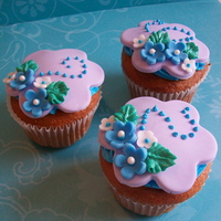 Flower Fondant Topper Cupcakes 