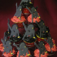 Betty Boop Silhouettes Betty Boop silhouettes with hair, garter, and jewelry accents are made out of royal icing. TFL! (: