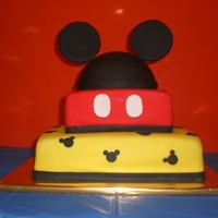 A Very Disney Cake 