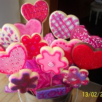 Valentines Cookie Bouquet I HAD SOME EXTRA COOKIE DOUGH LEFT OVER AND THOUGHT I WOULD HAVE SOME FUN!!!! =-)))))))))