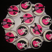 Rockstar Cupcakes Rockstar Theme cupcakes designed to match the invitation. TFL!