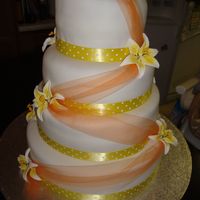 Yellow/orange Wedding Cake 