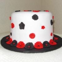 Black Red White For my friend's birthday. Fondant covered and fondant flowers