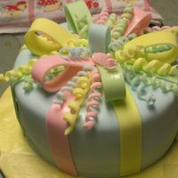 Present This was my final cake for the Fondant and Gumpaste class