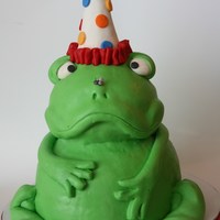 Frog Cake He came out a little grumpier than I would have liked...i think the fly on his nose is upsetting him!! ;)