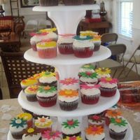 Sunny Cupcakes cupcakes for a bridal shower