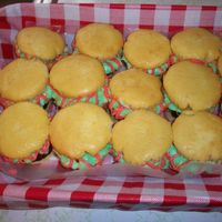 Hamburger Cupcakes It's Butter Yellow Cupcakes, Brownies and Cream Cheese Buttercream...Yummy! Thanks for the inspiration here! My co-worker who loves...
