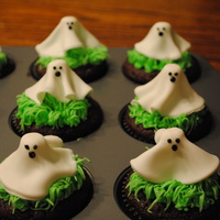 Ghost Cupcakes Cute little ghosts made for my daughter's preschool.