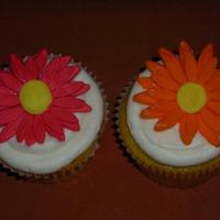 Pink & Orange Gerber Daisy Cupcakes Pink & Orange Gerber Daisy Cupcakes
