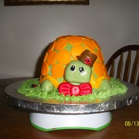Turtle Cake BUTTERCREAM WITH FONDANT ACCENTS. WHAT FLAVOR?? TURTLE OF COURSE. CARMEL AND PECAN FILLING =-)