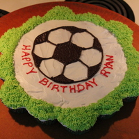 Soccer Cupcake Cake Didn't plan on making this. I was just going to frost each cupcake and pipe on soccer detail. I decided to try this at the last minute...
