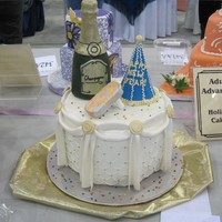 New Year's: Ossas This cake won 2nd place in Adult Advanced Holiday category at OSSAS. It was my least favorite entry, so I'm surprised it won a ribbon...