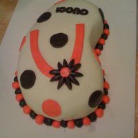 Gucci Flip Flop This was fun...chocolate cake with buttercream icing and MMF. 3rd fondant cake