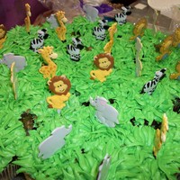 Zoo Animal Cupcakes zoo animals cupcakes for a baby shower