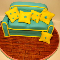 My First Sofa! I used a Madeira cake recipe (I'm not a fan, since those cakes are really really dry, but was perfect for practice, a real one would...