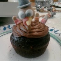 Turkey Cupcake! i made twelve of these for thanksgiving, who knew cupcakes could be sooo time consuming?!