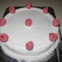Circle & Roses I made this for a church valentines lunch. I can't remember he name of the roses (if you can help - thank you!). Vanilla cake &...