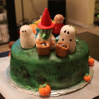 It's The Great Pumpkin! I saw this idea on ace of cakes and wanted to make a simpler version for my parents. this was my favorite childhood movie so it's only...
