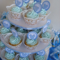 Mickey Mouse Theme Cupcakes!! Babyshower cupcake tower.