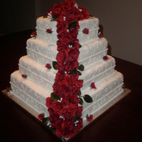 Red And White Wedding My first wedding cake and I am SO pleased with the result! :D White cake with vanilla BC, covered in fondant and all piping done with RI....