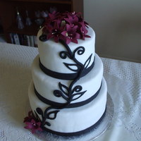 Round Wedding Cake WASC cake with all fondant decoration