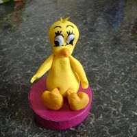 Tweety Bird. confused tweety "tot she thaw a putty cat!