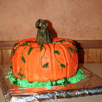 Trial Run For Thanksgiving Pumpkin Cake wanted to do a "pumpkin" cake for Thanksgiving, but decided since i'm new to cake making I better do a trial run first......