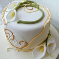 Art Nouveau Lilies Adapted from Lindy Smith's column cake design from her book Cakes to inspire and desire