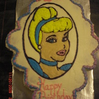 Cinderella Pull-A-Part Cupcakes cupcakes with bc traced with piping gel and filled in with med. buttercream