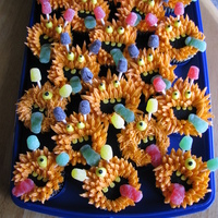Monster Cupcakes cupakes made w/ gum drops. tfl
