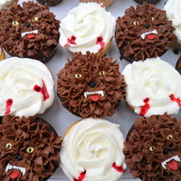 Twilight Cupcakes These chocolate & vanilla cupcakes went with my niece's ice cream cake for her 9th birthday party. I got the idea from ErinVA here...