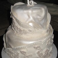Vintage Inspired A good friend of mine allowed me to do whatever I wanted with her wedding cake! So, I tried some things I had be wanting to do. The cake&#...