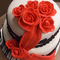 Rose And Draping Cake 