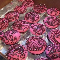 Henna Mehndi Cupcakes For a Bachelorette/ Mehndi night